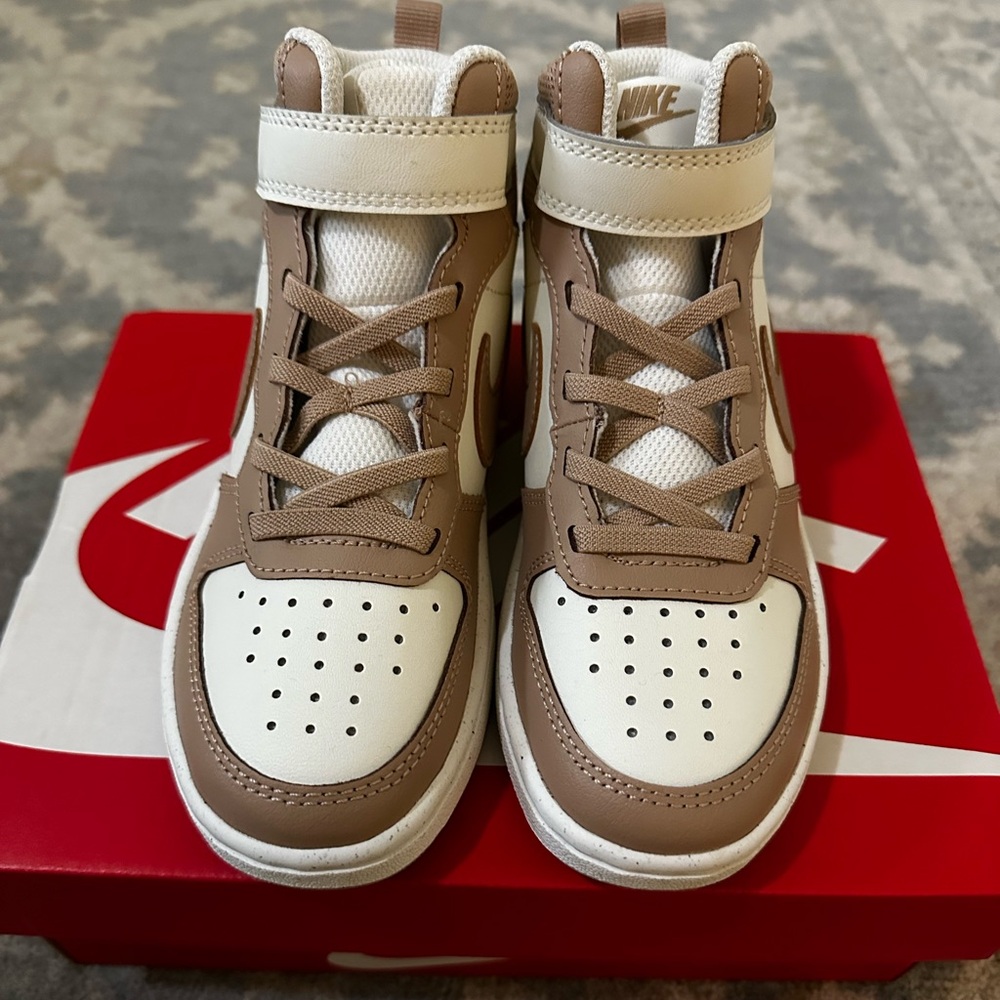 Nike Court Borough Mid 2 13C